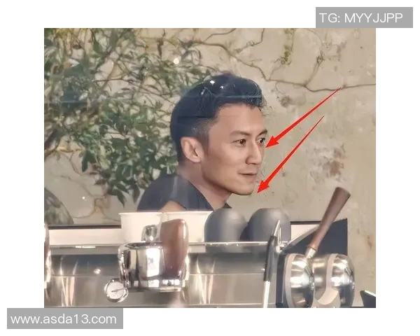 现役足球明星们的啤酒肚现象揭秘与健康影响分析 现役足球明星们的啤酒肚现象揭秘与健康影响分析